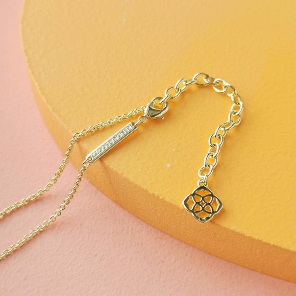 Kendra Scott - Elisa Magenta Magnesite Gold Pendant Necklace - Picture 3 of 3